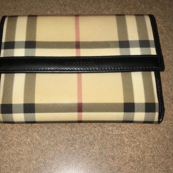 burberry women's wallet sale
